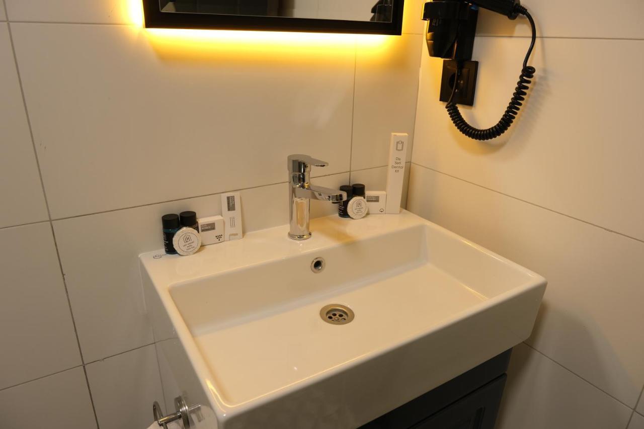Park Hotel & Private Transportation Istanbul Airport-By Loft Arnavutkoy Buitenkant foto